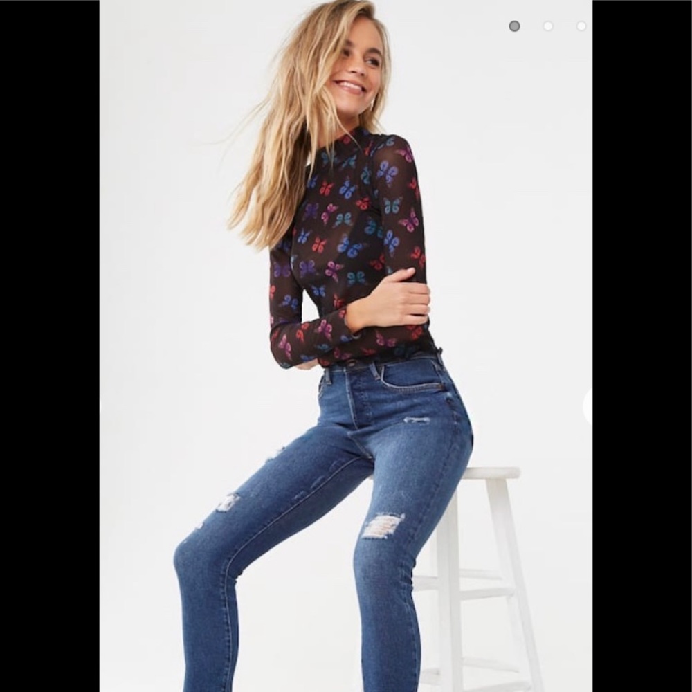 High Rise Distressed Jeans - Picture 4 of 9